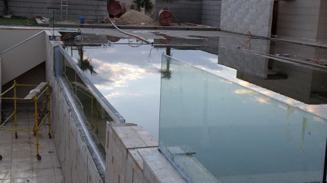 Infinity Swimming Pool Acrylic Panel Cairo | Aqualife